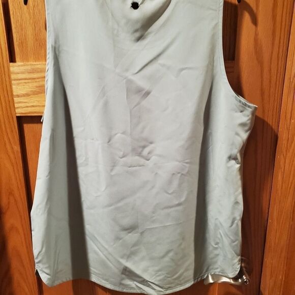Women's Gaiam Journey Featherlight Tank- Sage Green- NWT - Picture 2 of 7